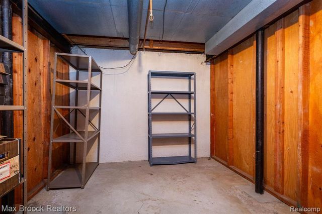 2021 Klingensmith Road 83, Bloomfield Hills, MI 48302