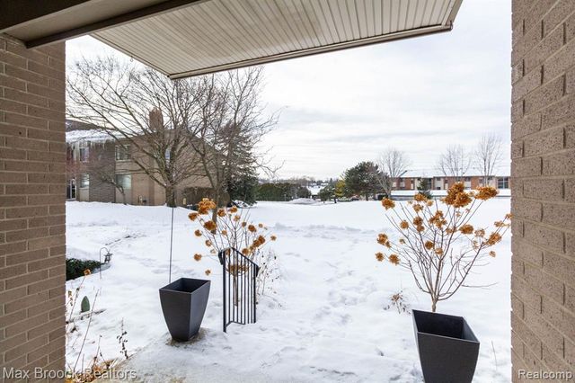 2021 Klingensmith Road 83, Bloomfield Hills, MI 48302