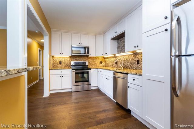 2021 Klingensmith Road 83, Bloomfield Hills, MI 48302