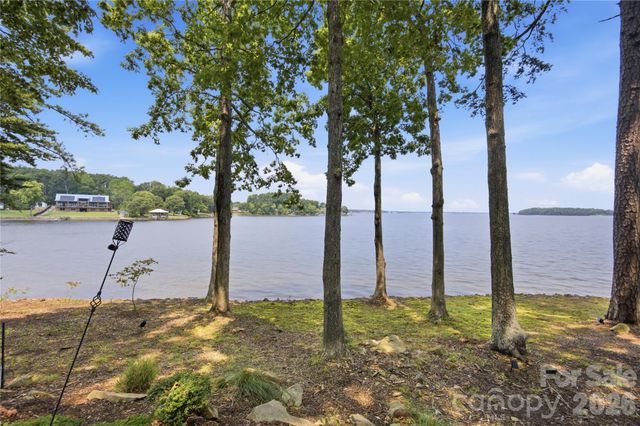 8247 Luckey Point Road, Denver, NC 28037