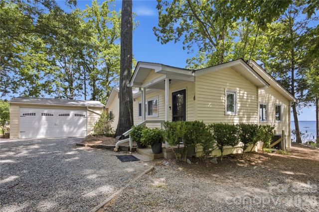 8247 Luckey Point Road, Denver, NC 28037