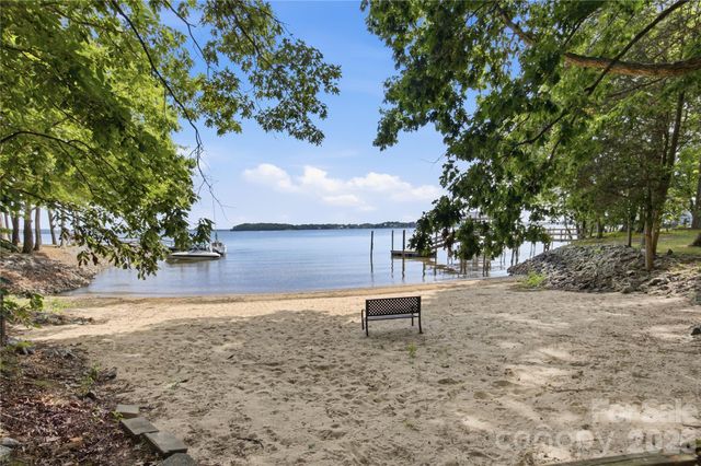 8247 Luckey Point Road, Denver, NC 28037