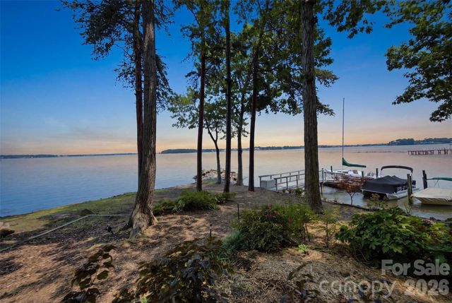 8247 Luckey Point Road, Denver, NC 28037