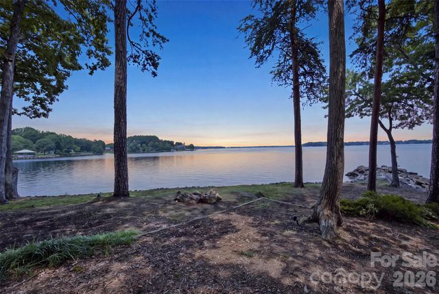 8247 Luckey Point Road, Denver, NC 28037
