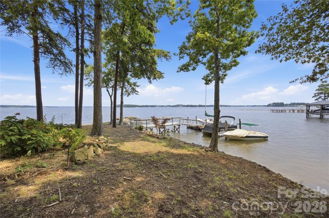 8247 Luckey Point Road, Denver, NC 28037