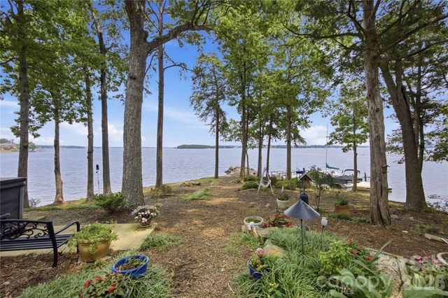 8247 Luckey Point Road, Denver, NC 28037