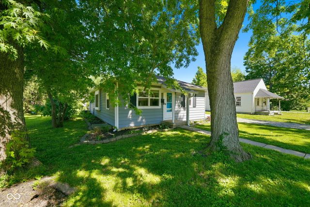 305 N East Street, Plainfield, IN 46168