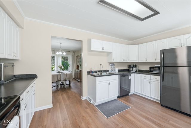 305 N East Street, Plainfield, IN 46168