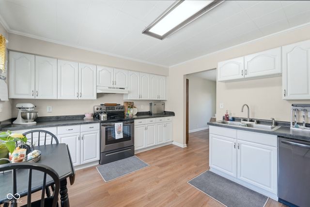 305 N East Street, Plainfield, IN 46168