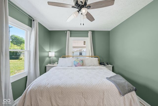 305 N East Street, Plainfield, IN 46168