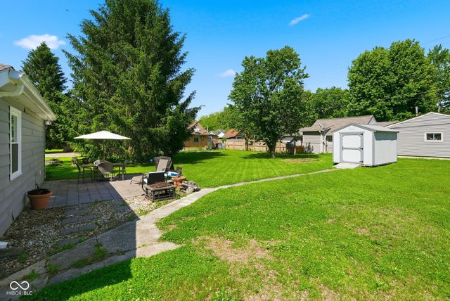 305 N East Street, Plainfield, IN 46168