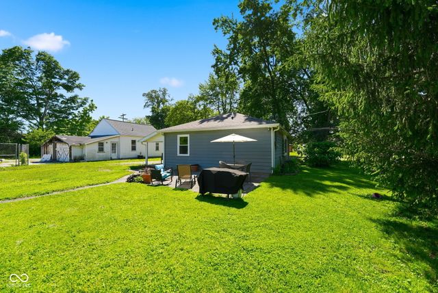 305 N East Street, Plainfield, IN 46168