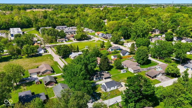 305 N East Street, Plainfield, IN 46168