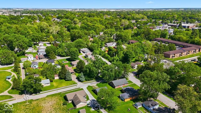 305 N East Street, Plainfield, IN 46168