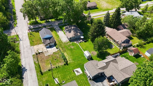 305 N East Street, Plainfield, IN 46168
