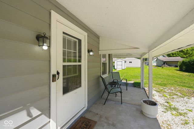 305 N East Street, Plainfield, IN 46168