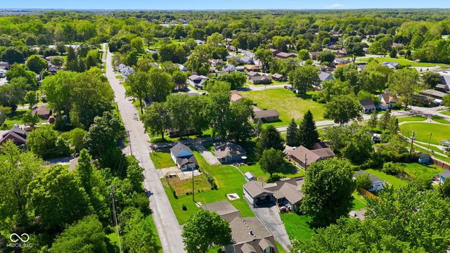 305 N East Street, Plainfield, IN 46168