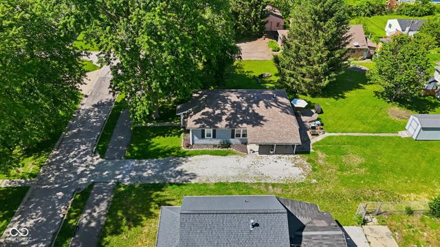 305 N East Street, Plainfield, IN 46168