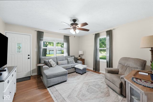 305 N East Street, Plainfield, IN 46168