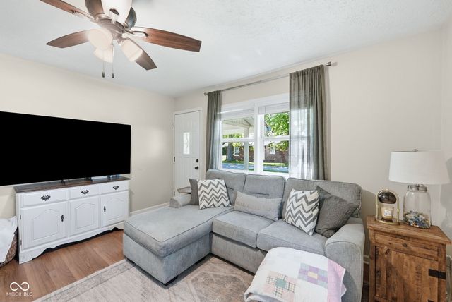 305 N East Street, Plainfield, IN 46168