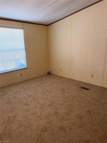 4614 Seward Road, Pfafftown, NC 27040