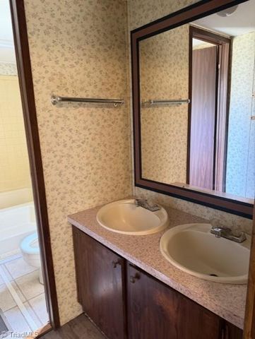 4614 Seward Road, Pfafftown, NC 27040