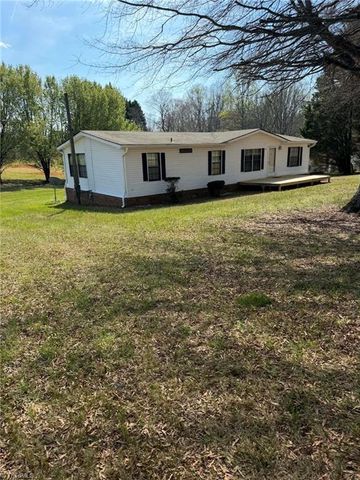 4614 Seward Road, Pfafftown, NC 27040