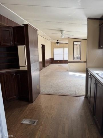 4614 Seward Road, Pfafftown, NC 27040