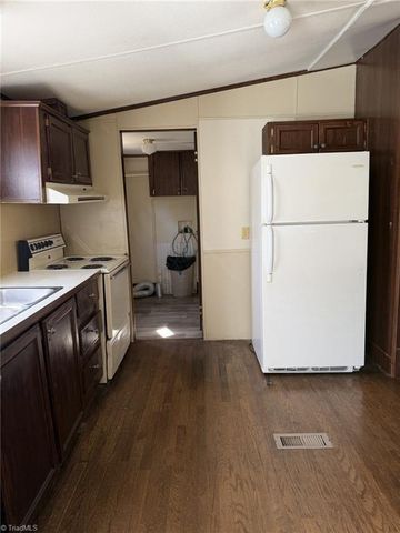 4614 Seward Road, Pfafftown, NC 27040