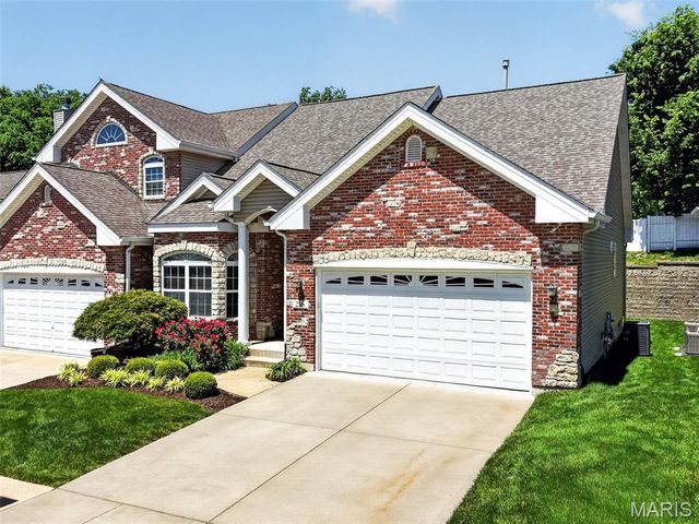 216 Woodland Place Court, St Charles, MO 63303