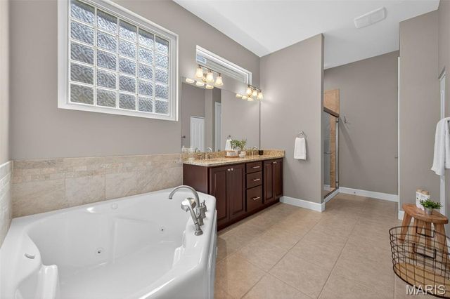 216 Woodland Place Court, St Charles, MO 63303