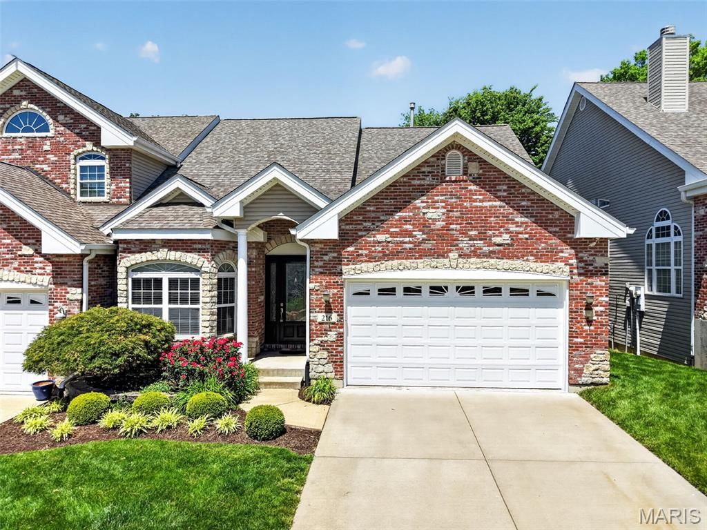216 Woodland Place Court, St Charles, MO 63303