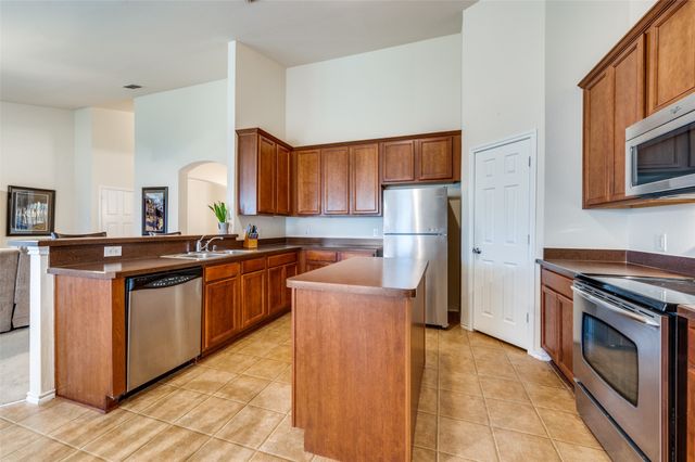 5839 Twilight Drive, Grand Prairie, TX 75052