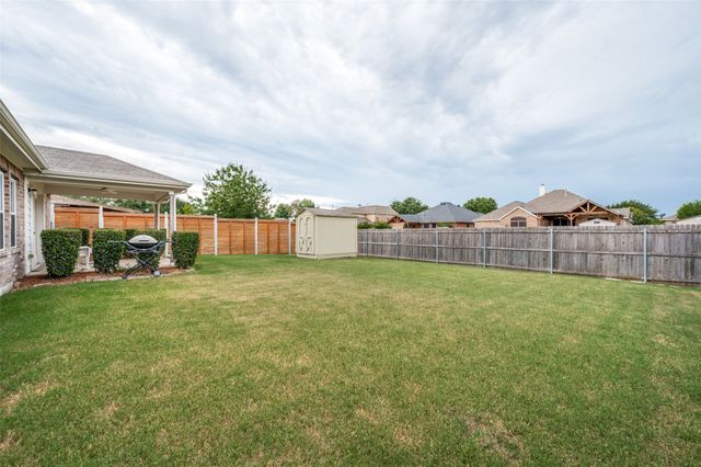 5839 Twilight Drive, Grand Prairie, TX 75052