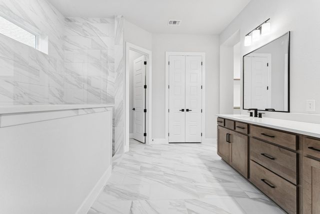 725 Teakmill TRL, San Marcos, TX 78666