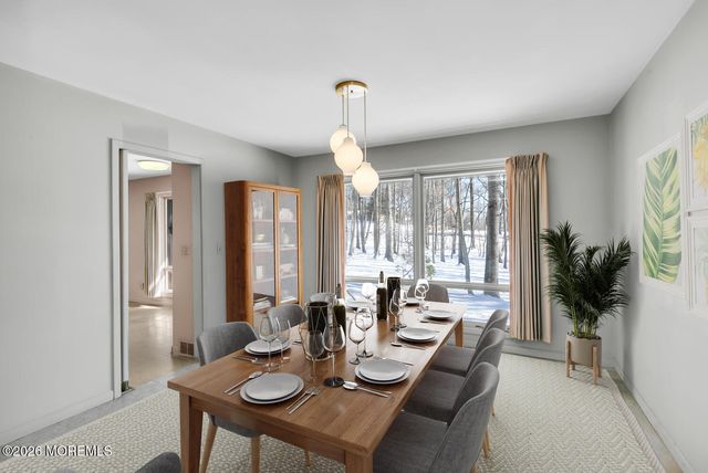 4 Glenwood Road, Colts Neck, NJ 07722