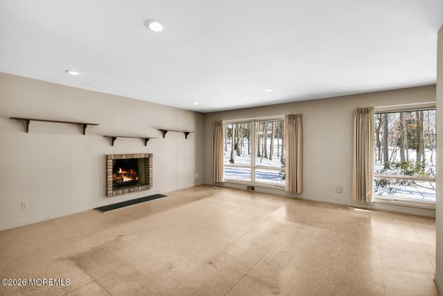 4 Glenwood Road, Colts Neck, NJ 07722