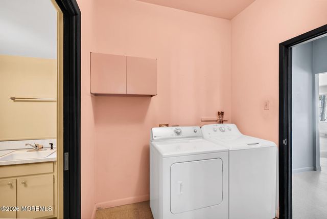 4 Glenwood Road, Colts Neck, NJ 07722