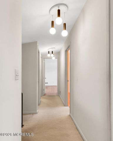 4 Glenwood Road, Colts Neck, NJ 07722