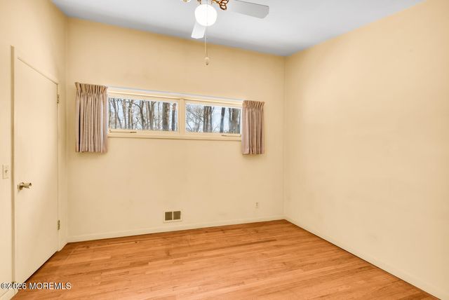 4 Glenwood Road, Colts Neck, NJ 07722