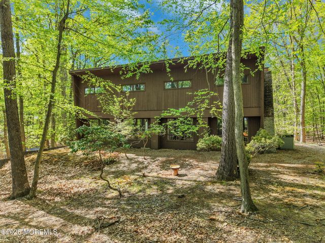 4 Glenwood Road, Colts Neck, NJ 07722