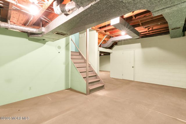 4 Glenwood Road, Colts Neck, NJ 07722