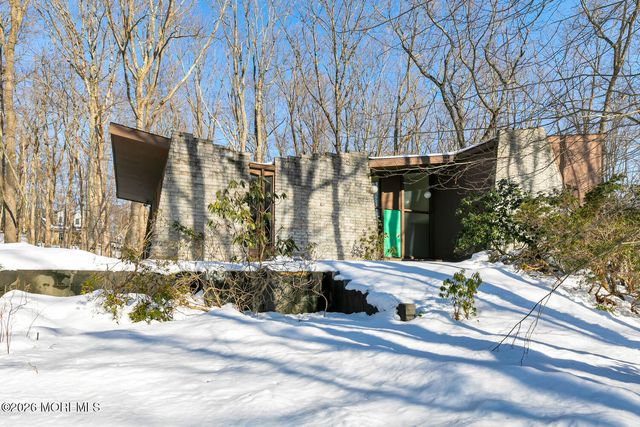 4 Glenwood Road, Colts Neck, NJ 07722