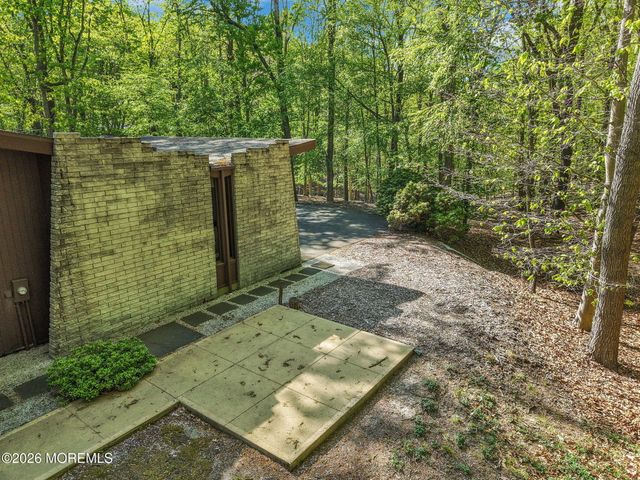 4 Glenwood Road, Colts Neck, NJ 07722