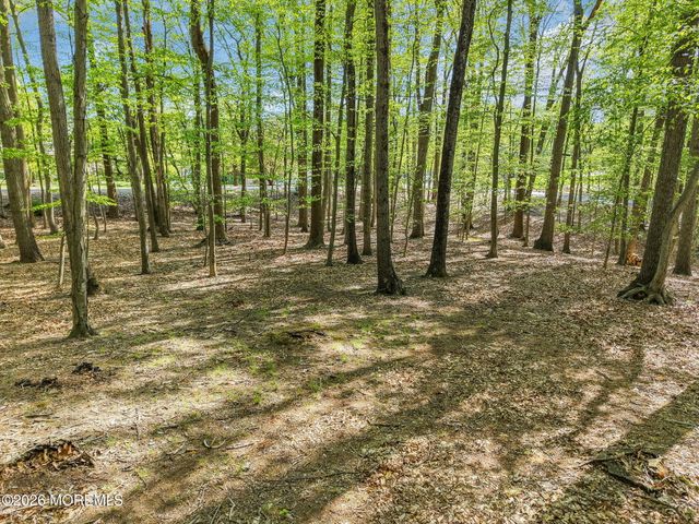 4 Glenwood Road, Colts Neck, NJ 07722