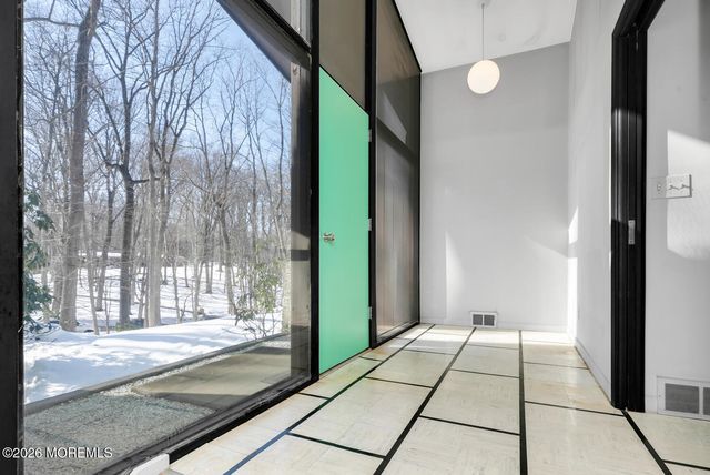 4 Glenwood Road, Colts Neck, NJ 07722