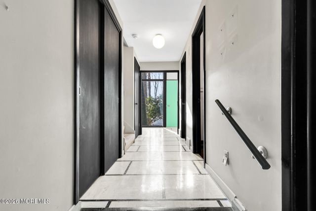 4 Glenwood Road, Colts Neck, NJ 07722