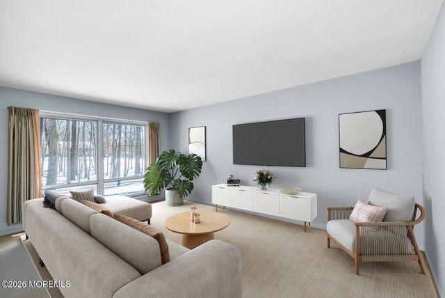 4 Glenwood Road, Colts Neck, NJ 07722