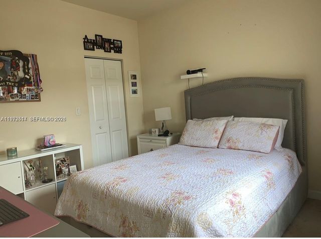 3392 W 90th Ter, Hialeah, FL 33018