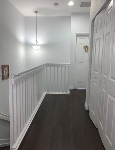 3392 W 90th Ter, Hialeah, FL 33018